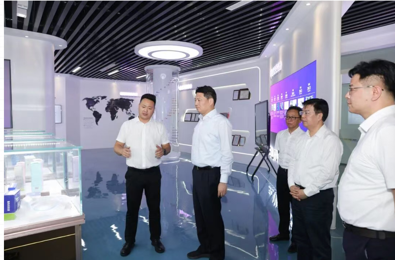 Blog perusahaan terbaru tentang Taizhou Municipal Party Secretary Visits Jiangsu Tianhua Rigging to Review Industry Development and Local Employment